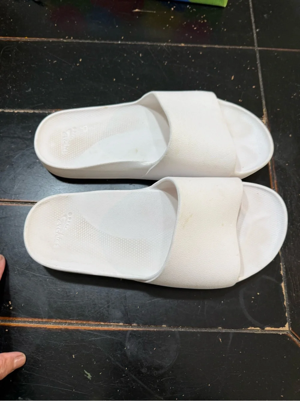 Archie's White Men size 9Women Slide Sandals size 10